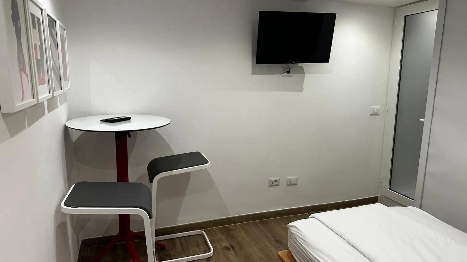 Apartment Wagner Milano 0*,  Italia